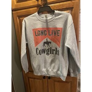 Gildan Heavy Blend Long Live Cowgirls Western Graphic Crewneck Sweatshirt